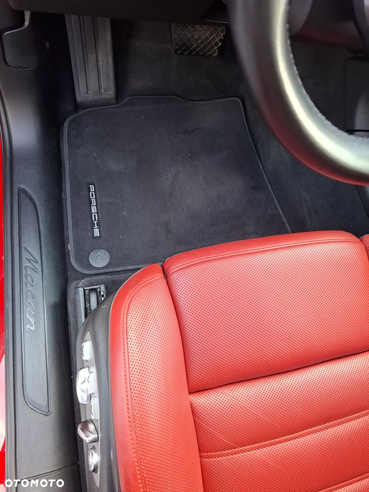 Porsche Macan - 36
