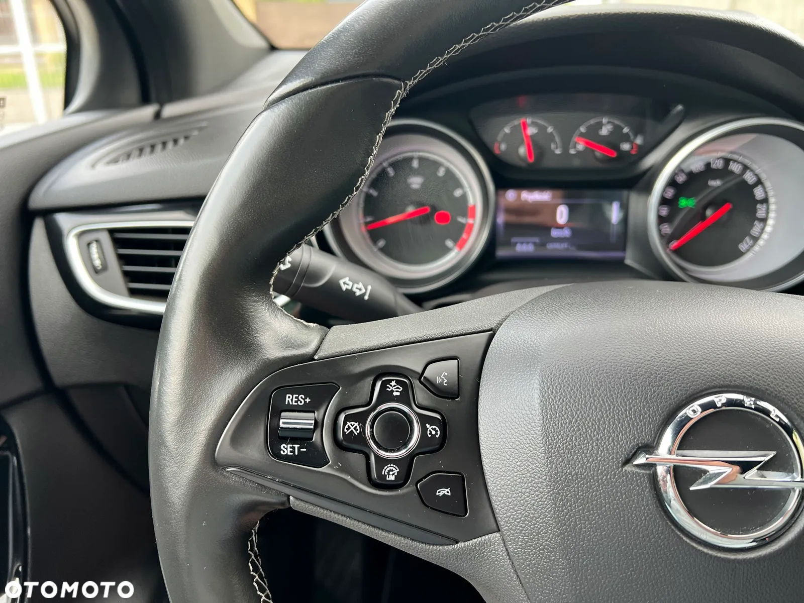 Opel Astra 1.4 Turbo Innovation - 24
