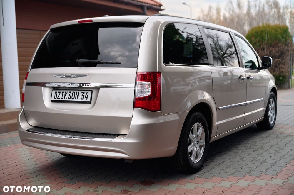 Chrysler Town & Country 3.6 Limited - 12