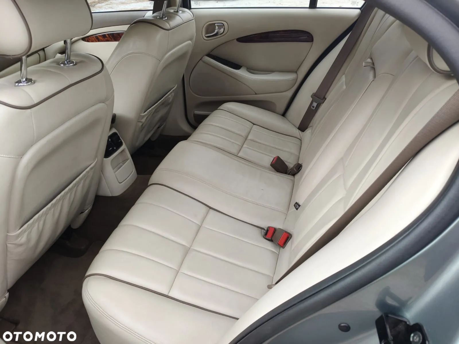 Jaguar S-Type - 14