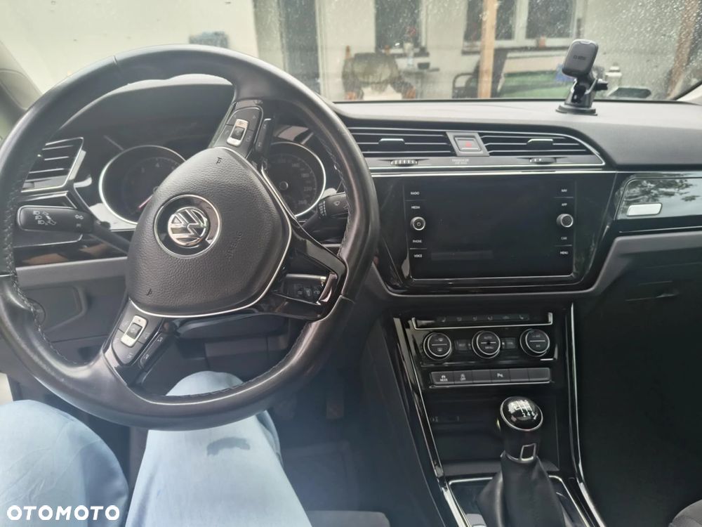Volkswagen Touran 1.4 TSI BMT Highline - 9