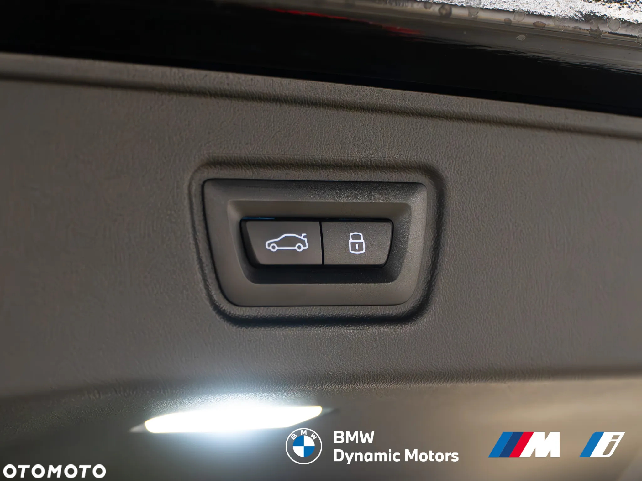 BMW Seria 5 520d xDrive Touring - 12