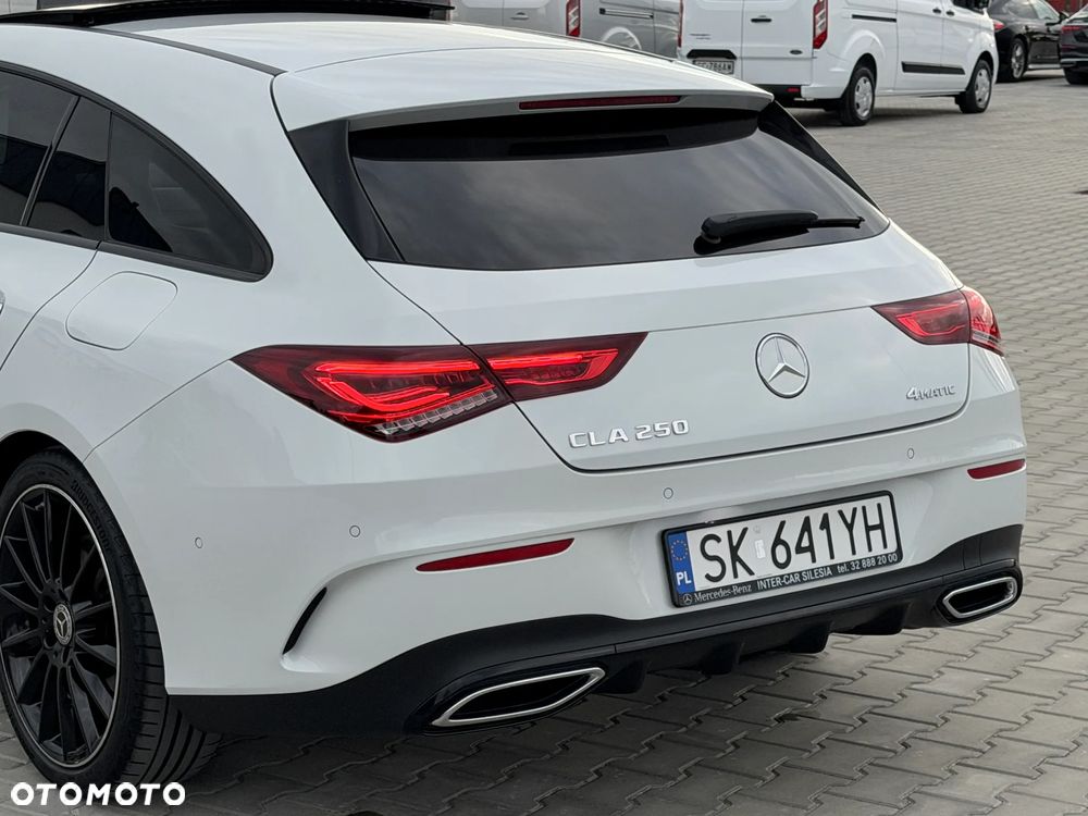 Mercedes-Benz CLA 250 4-Matic AMG Line 7G-DCT - 12
