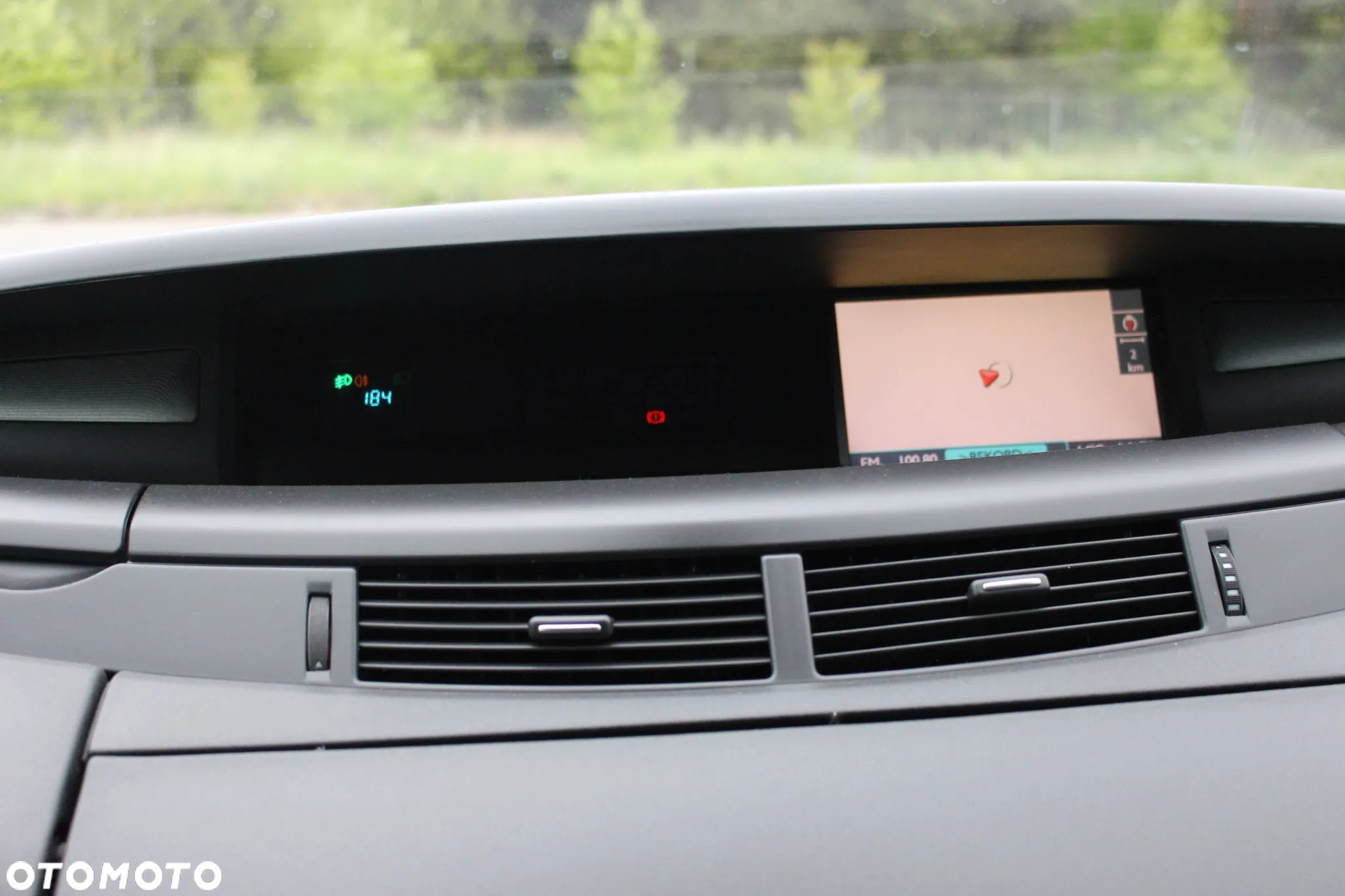Renault Espace 2.0 Avantage - 11