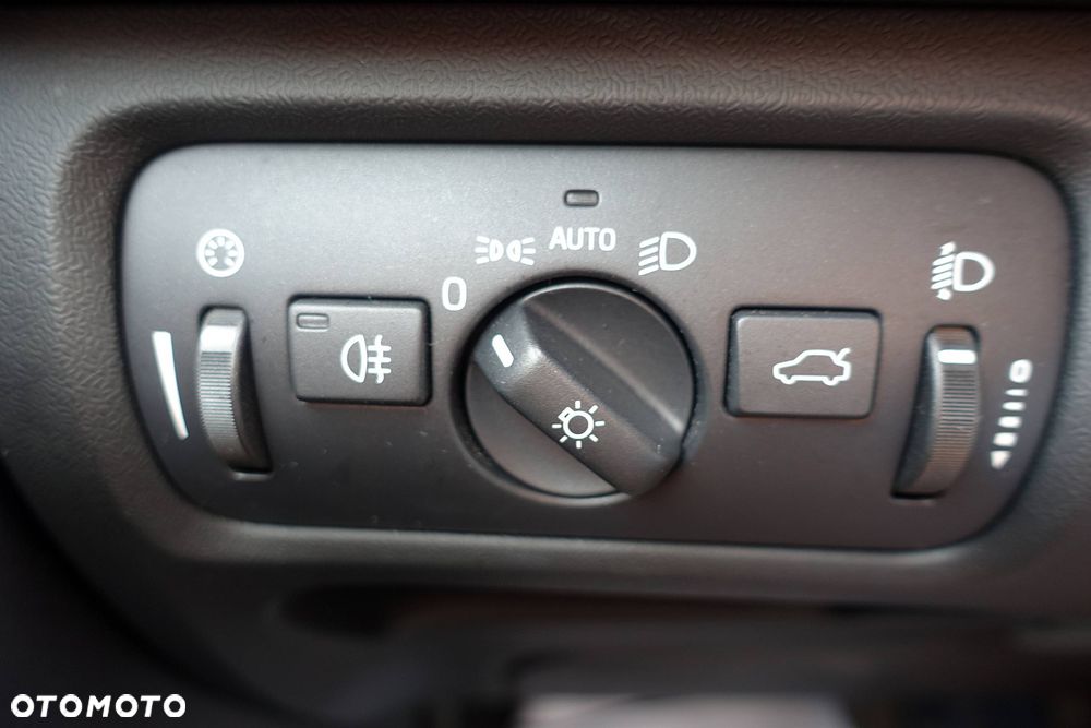 Volvo V40 D2 Momentum - 29