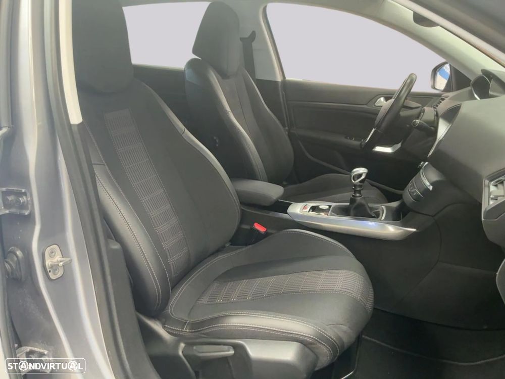 Peugeot 308 - 5