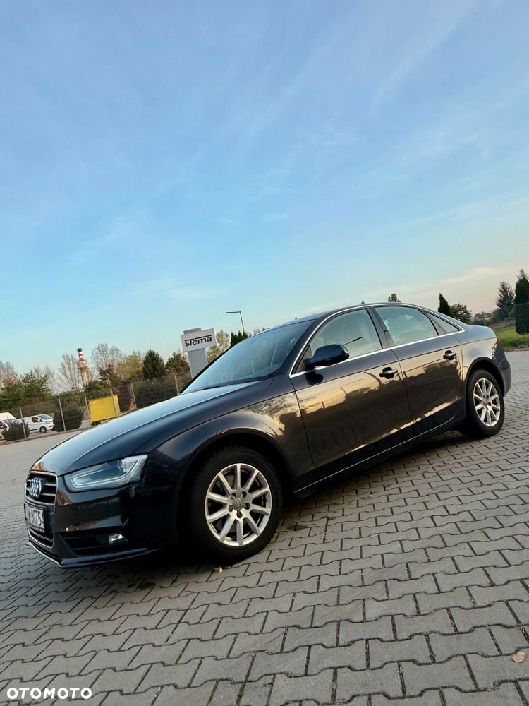Audi A4 Limousine - 5