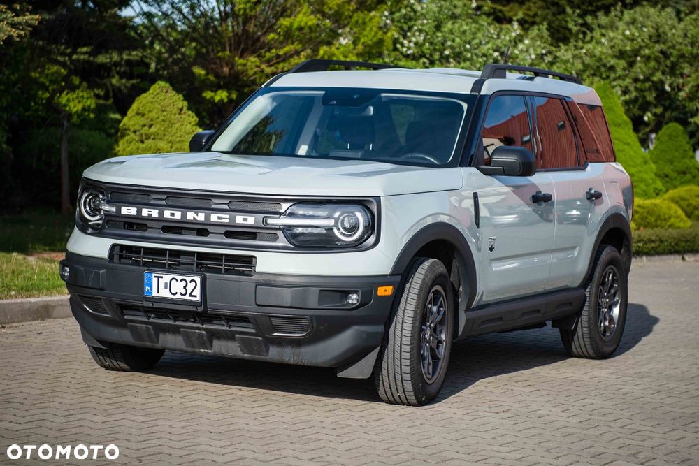 Ford Bronco - 1