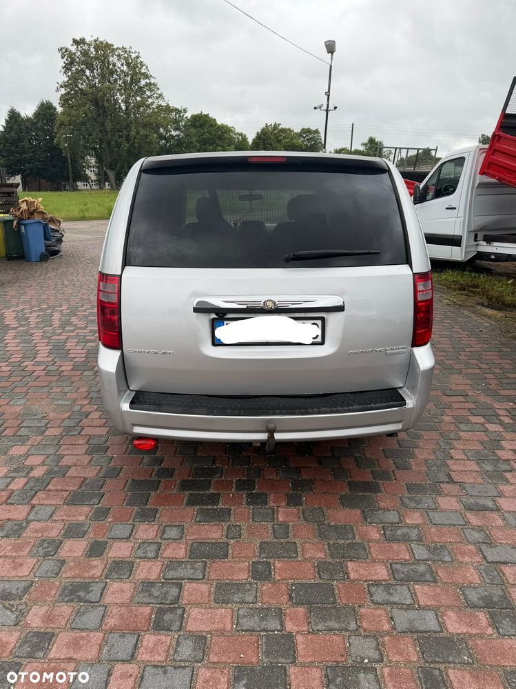 Dodge Grand Caravan - 2