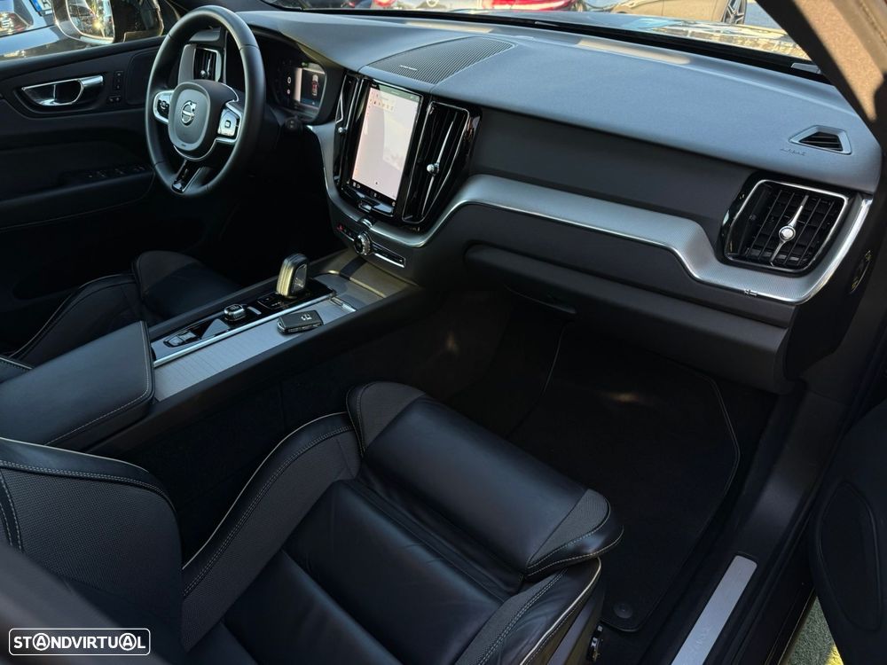 Volvo XC 60 2.0 T6 PHEV Plus Dark AWD - 21