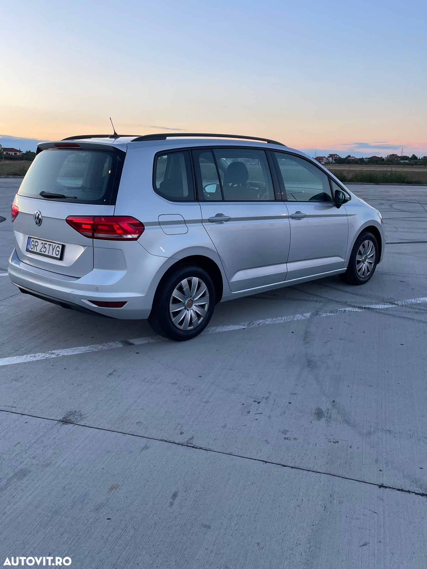 Volkswagen Touran 1.6 TDI SCR (BlueMotion Technology) DSG Comfortline - 12