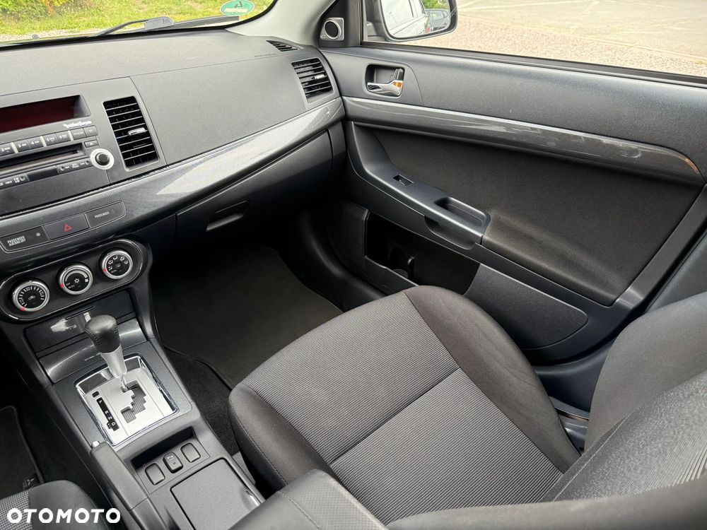 Mitsubishi Lancer - 22