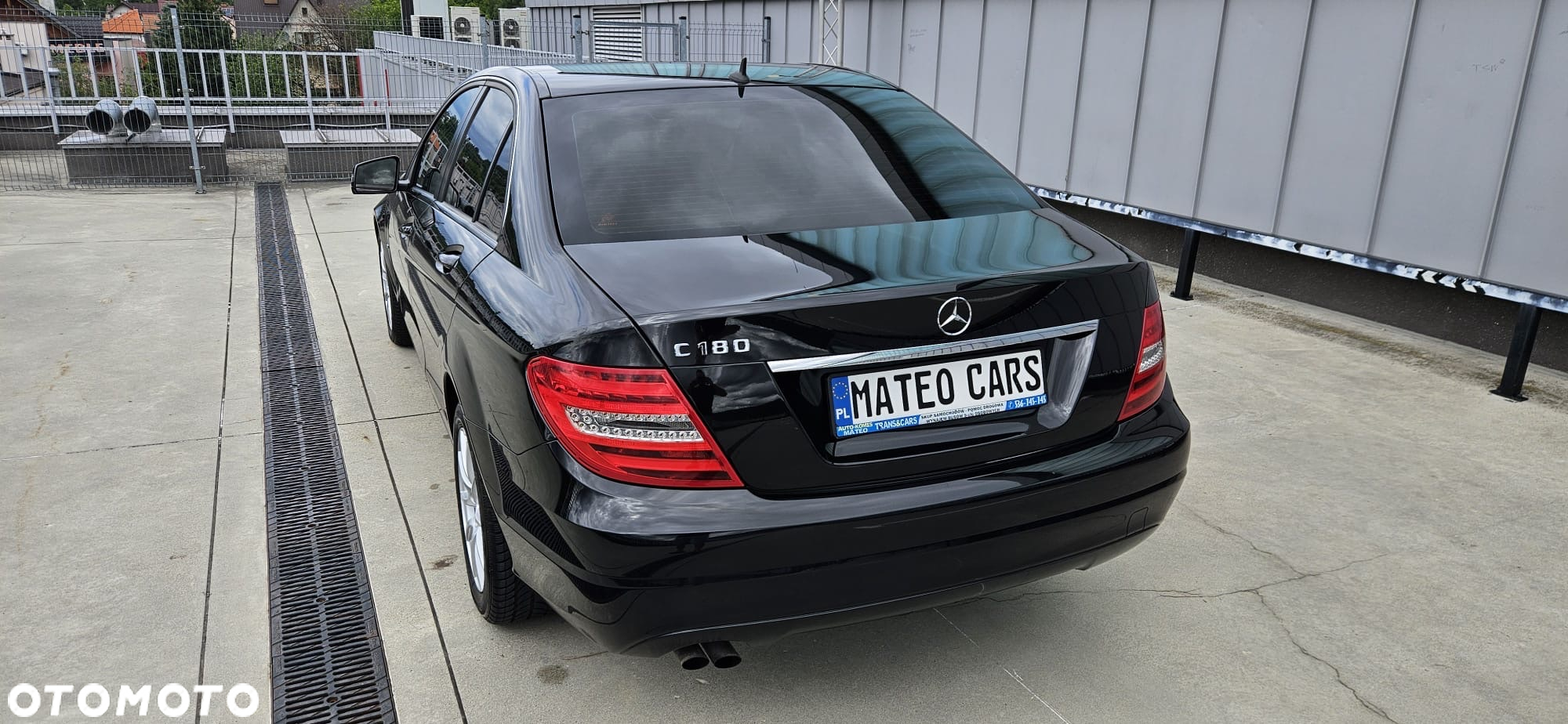 Mercedes-Benz Klasa C 180 CGI BlueEff Avantgarde - 36