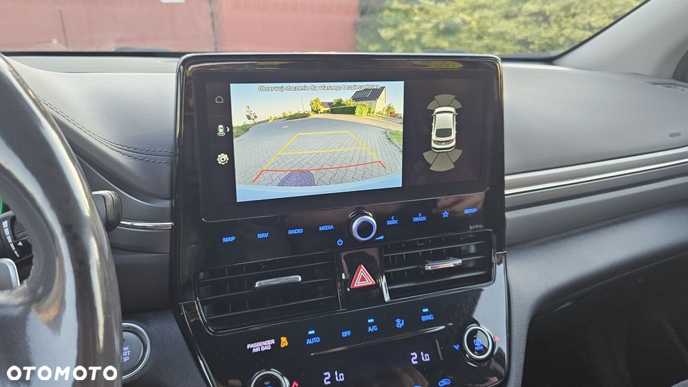 Hyundai IONIQ - 8