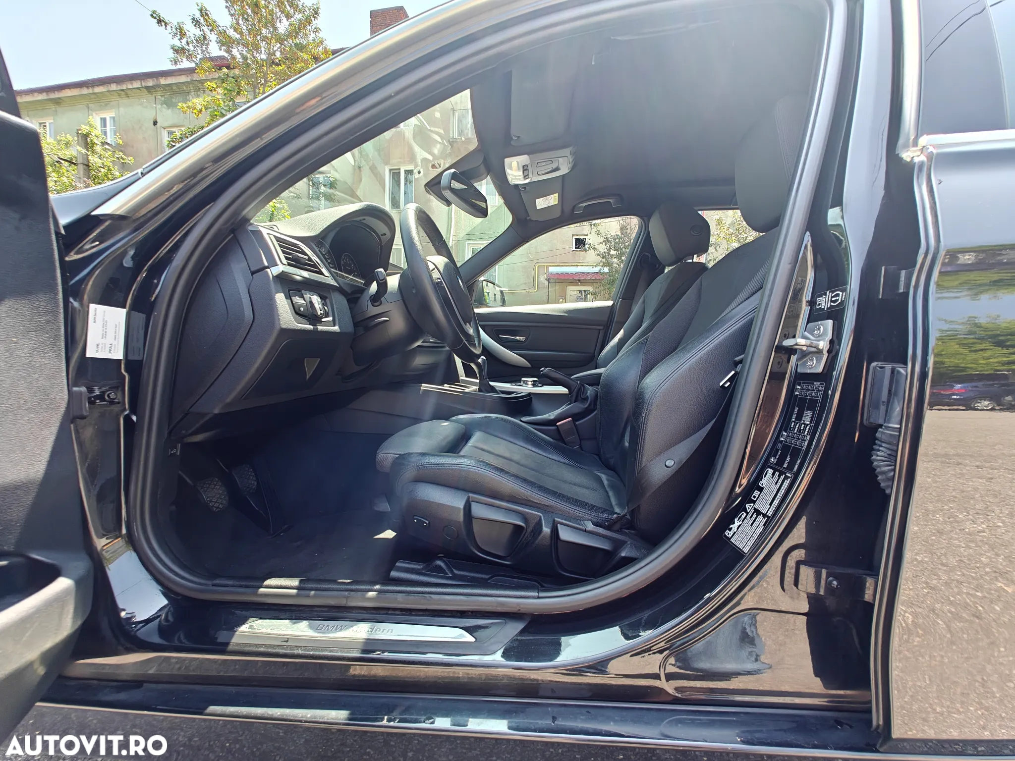 BMW Seria 3 328i Touring xDrive Modern Line - 13