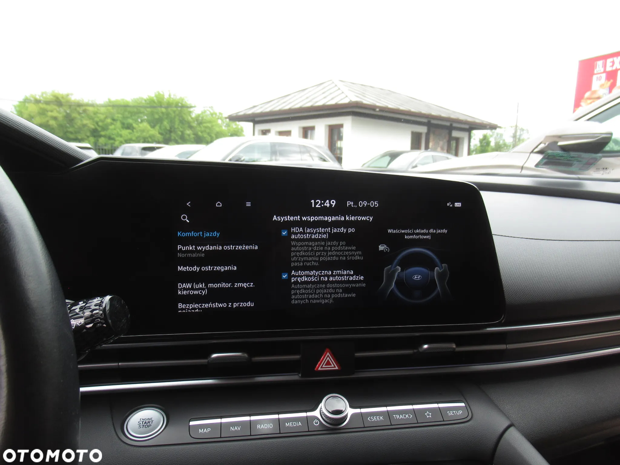 Hyundai Elantra 1.6 Executive CVT - 24