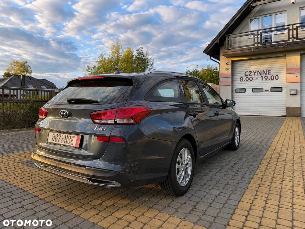 Hyundai i30 1.6 D Comfort - 13