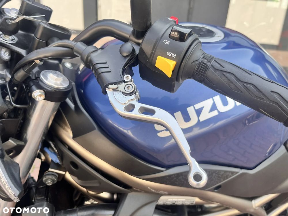Suzuki SV - 9