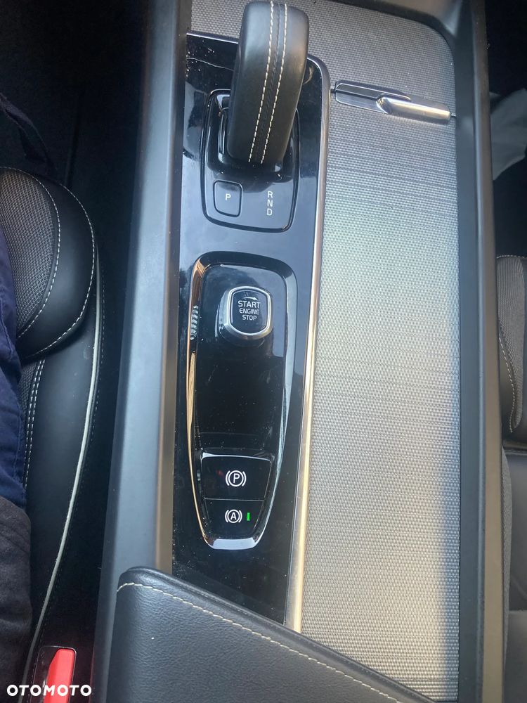 Volvo XC 60 B4 D Plus Dark - 13