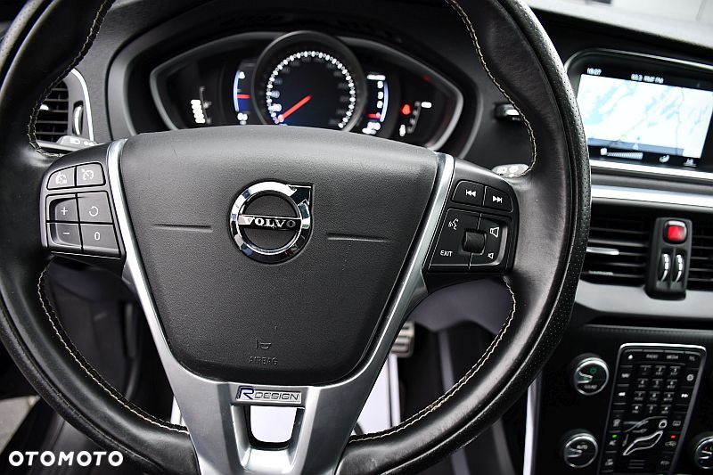 Volvo V40 D3 Geartronic RDesign - 17
