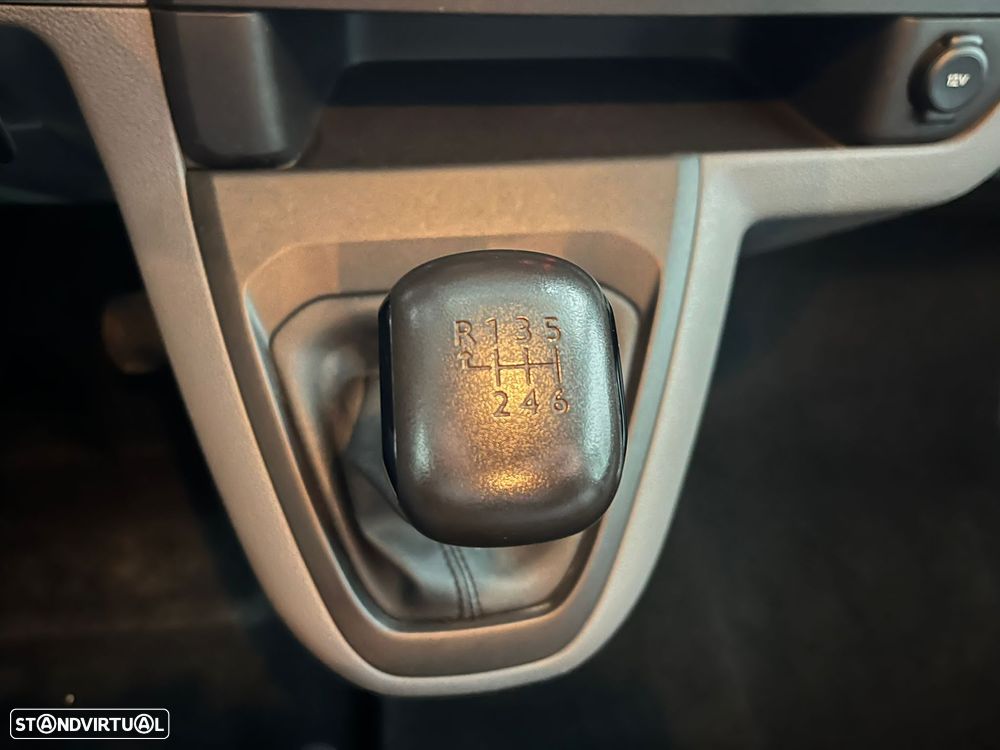 Peugeot Expert 1.5 BlueHDi L2H1 Semi-Vidrado - 17