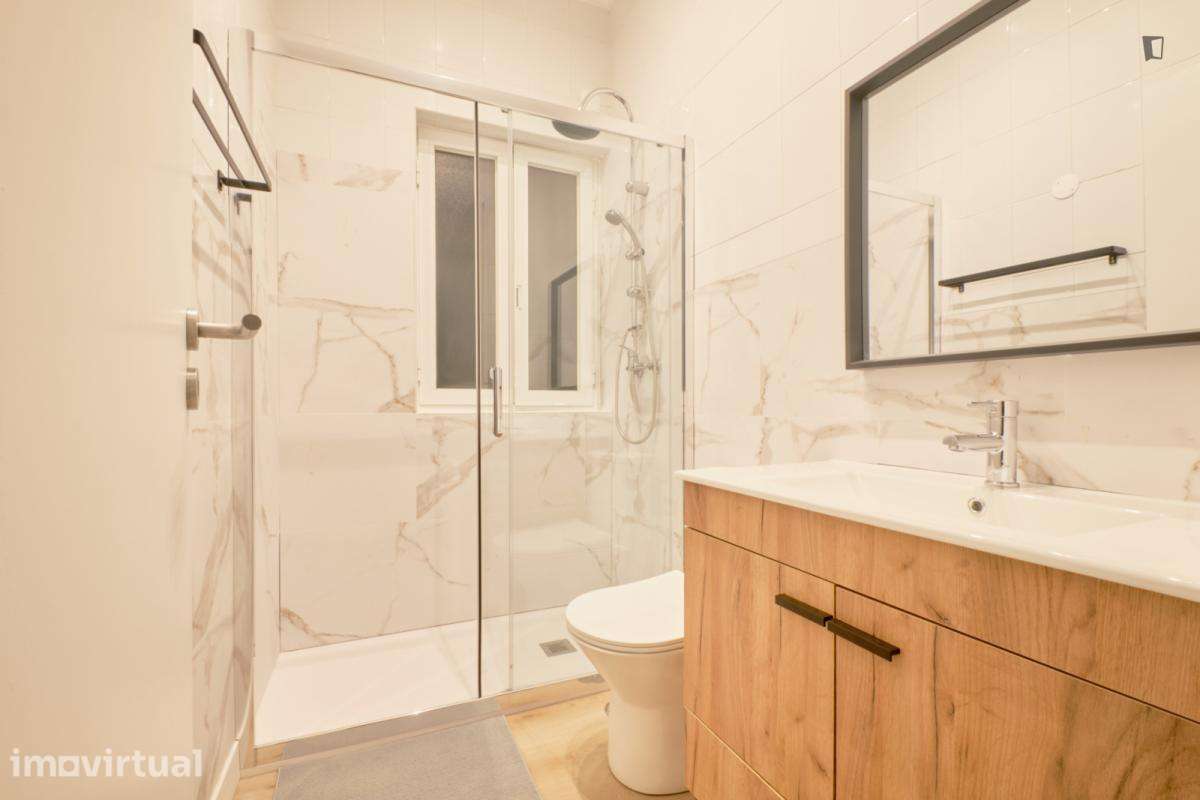 Quarto - localizado em Alameda Lisbon - Grande imagem: 2/38