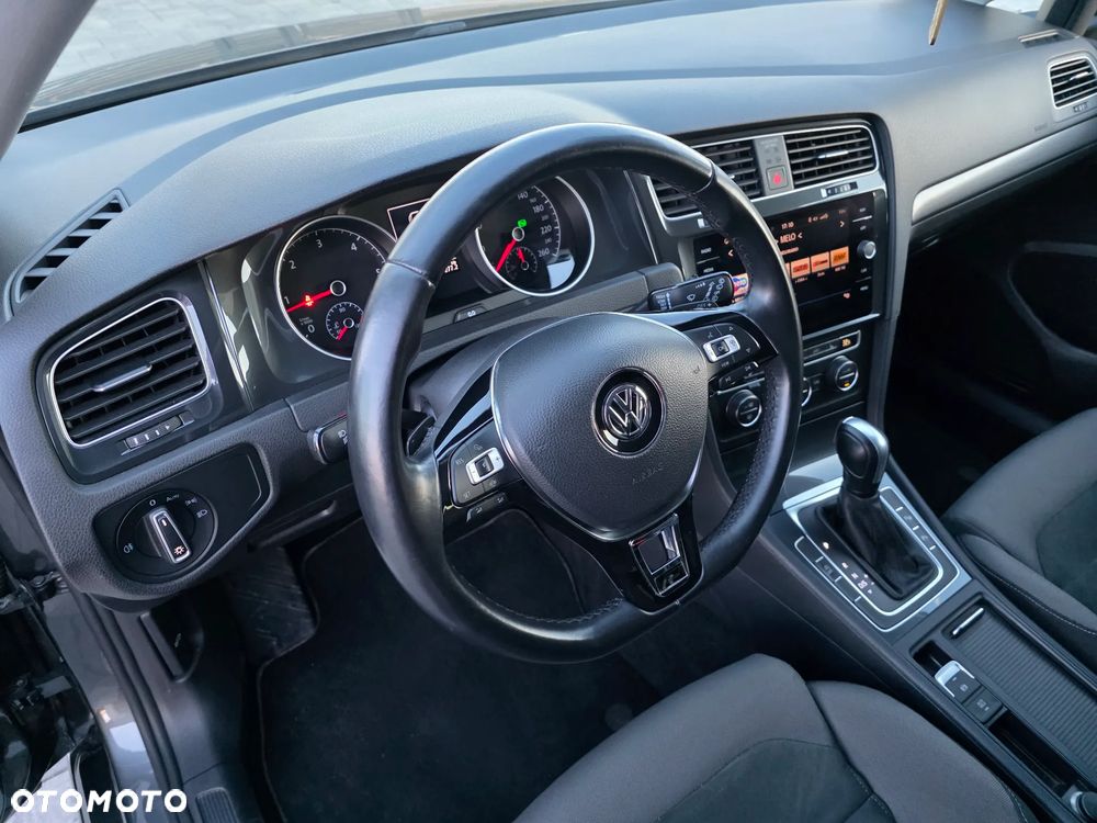 Volkswagen Golf 2.0 TDI SCR DSG R-Line - 11