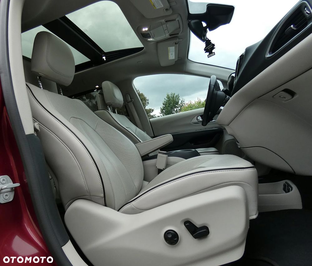 Chrysler Pacifica - 21