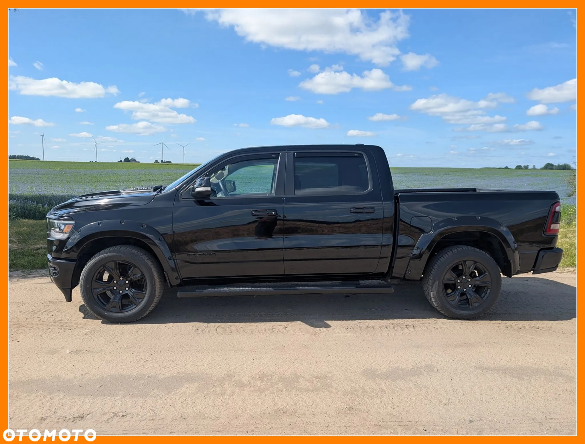 RAM 1500 Crew Cab Laramie - 2