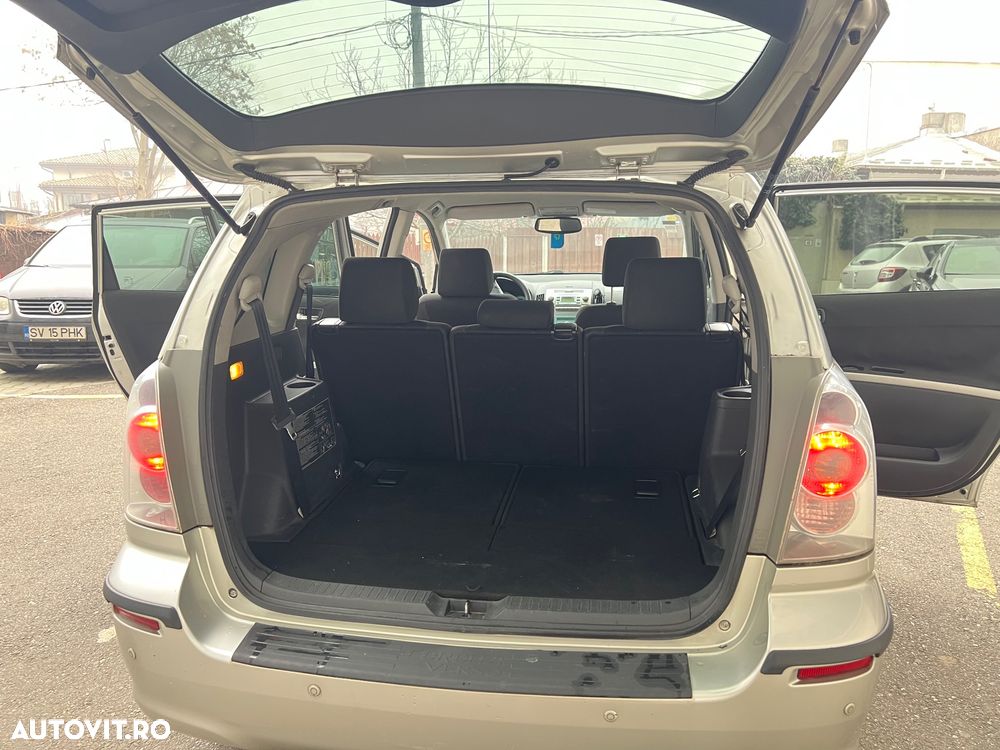 Toyota Corolla Verso 2.2 D-4D Sol - 11