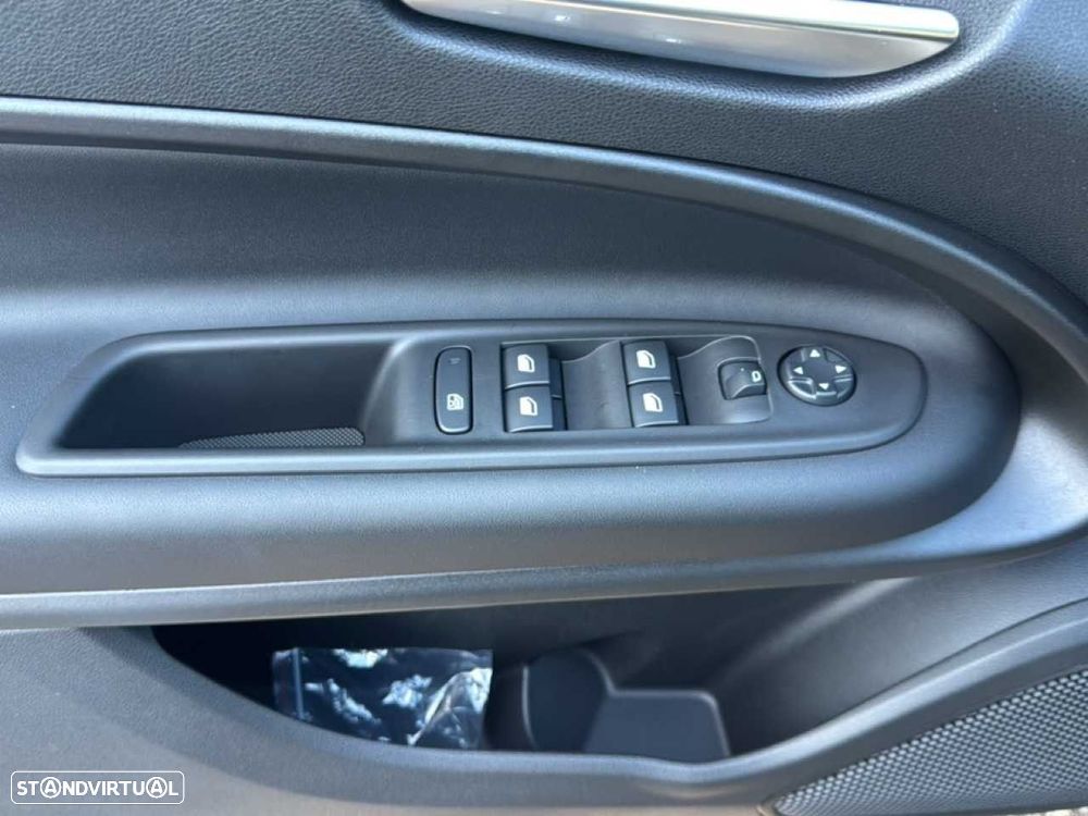 Jeep Avenger 1.2 e-Hybrid Altitude DCT - 12