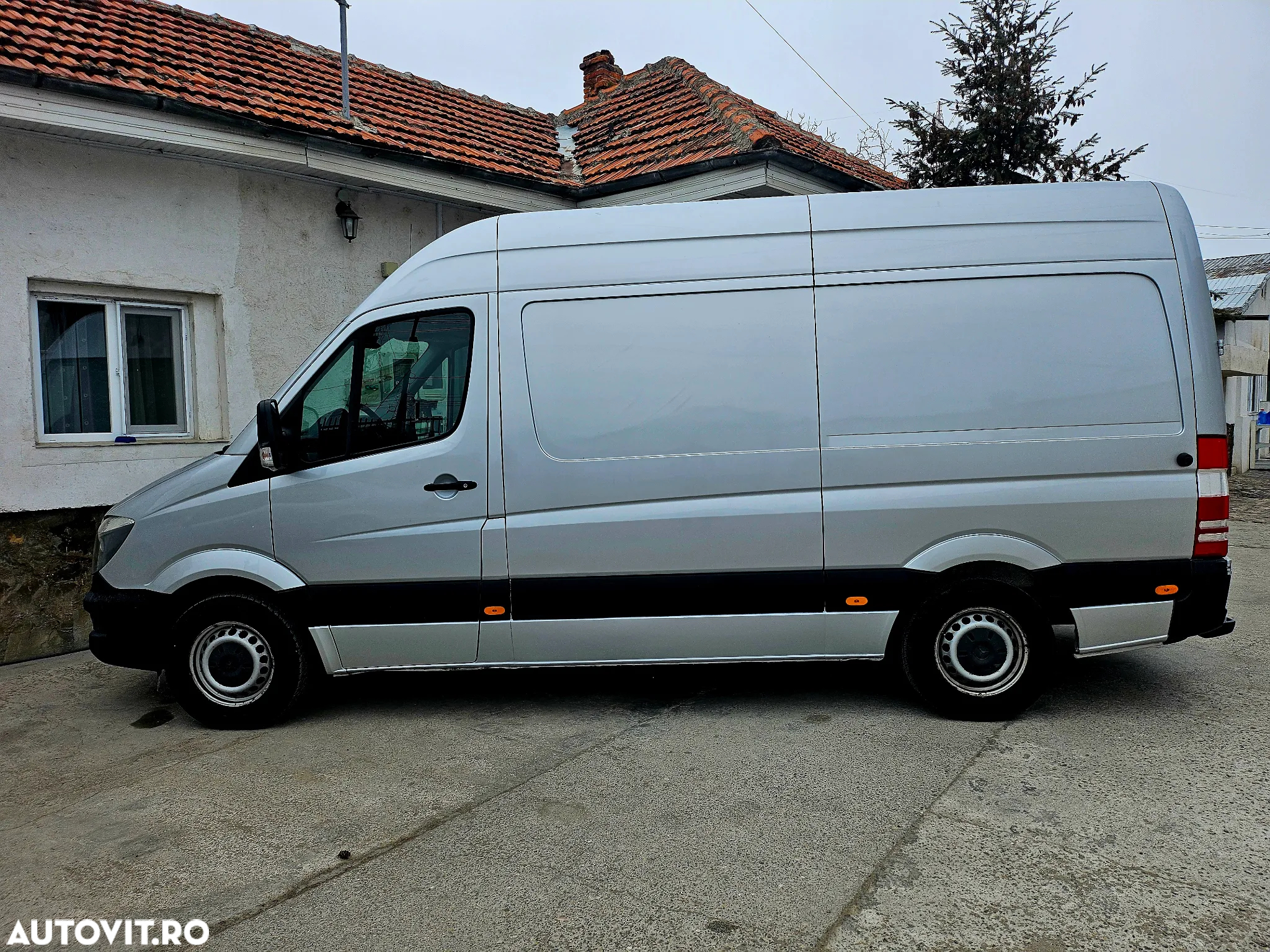 Mercedes-Benz Sprinter - 5