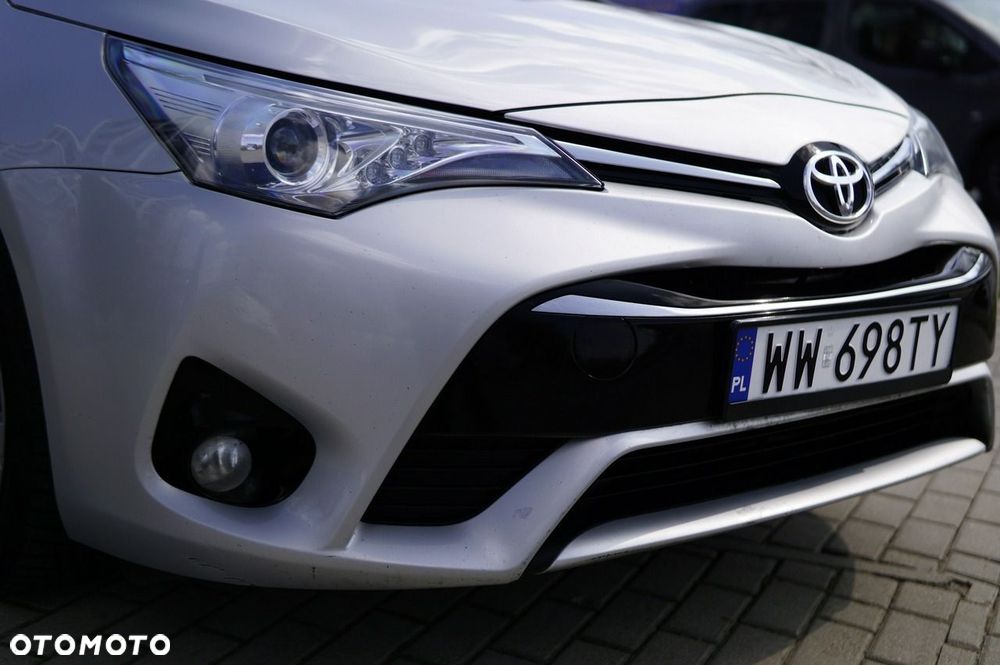 Toyota Avensis 1.8 Active MS - 9