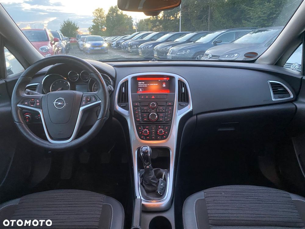 Opel Astra 1.4 Turbo Exklusiv - 34