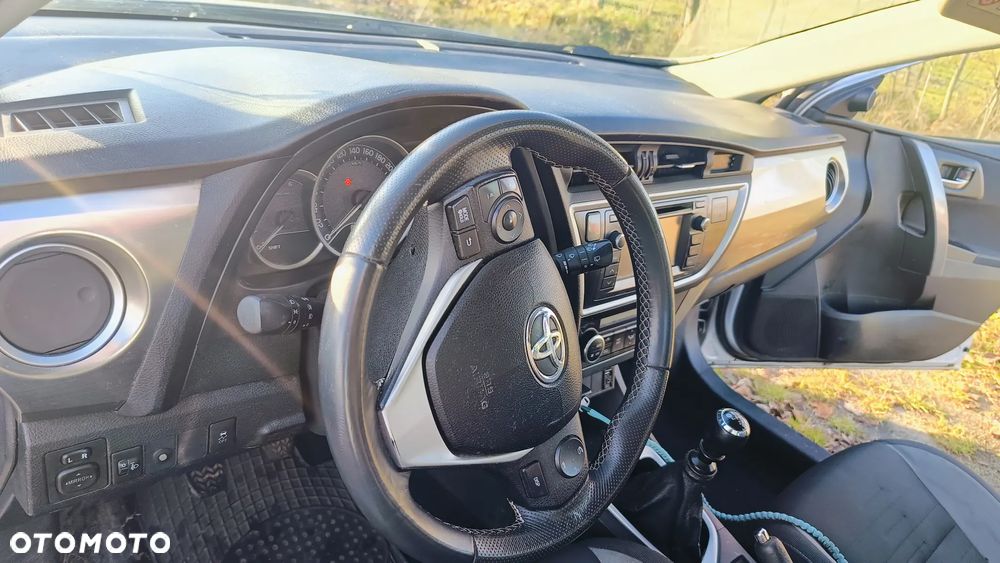 Toyota Auris - 10