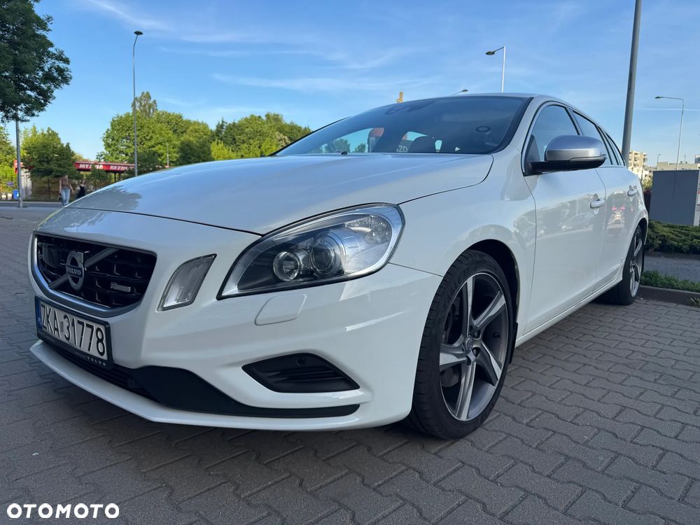 Volvo V60 D5 AWD R-Design - 1