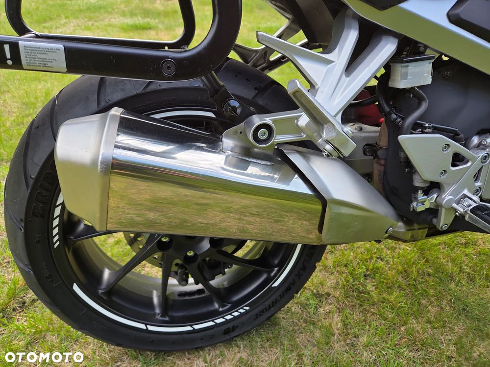 Honda VFR - 13