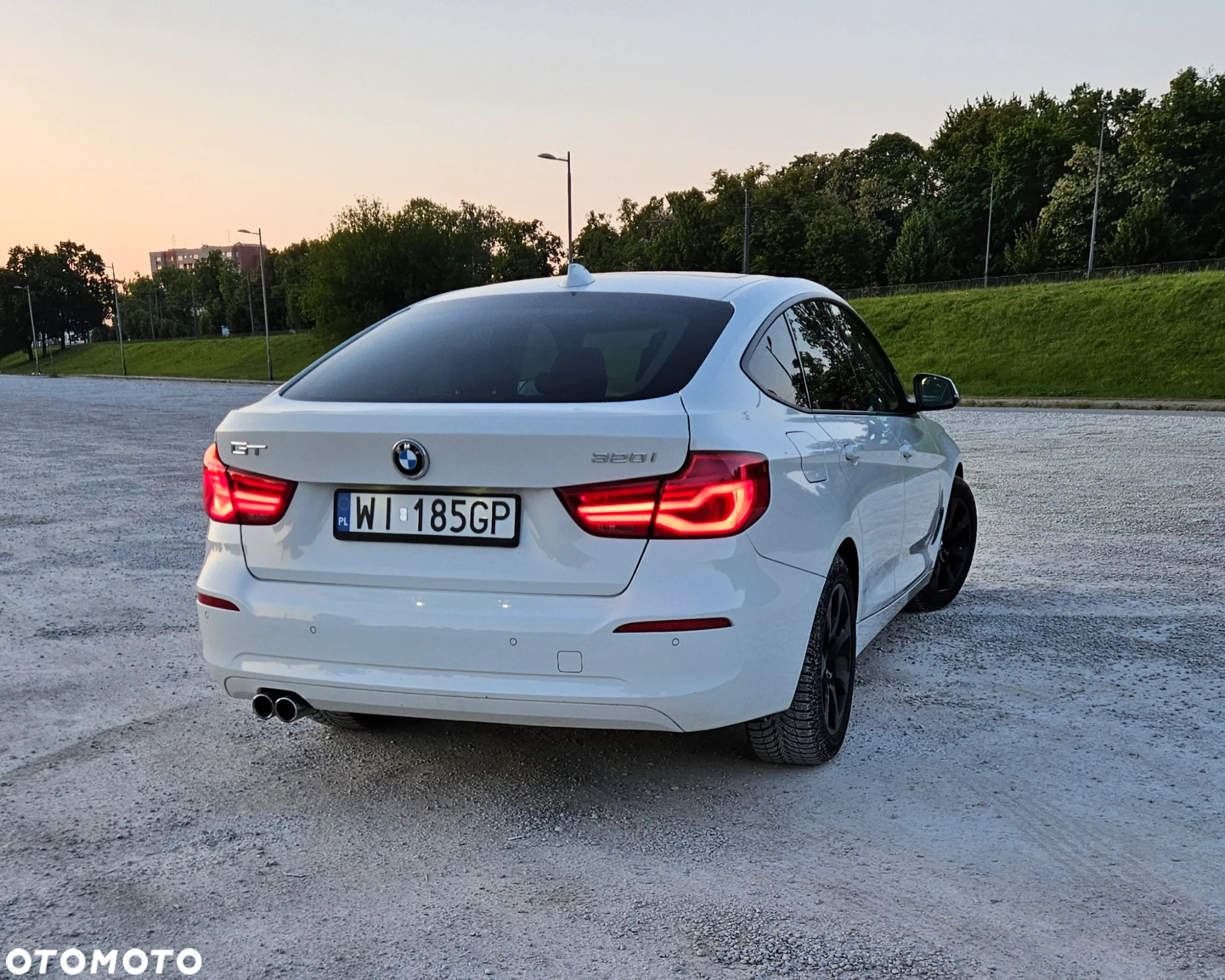 BMW 3GT 320i - 12