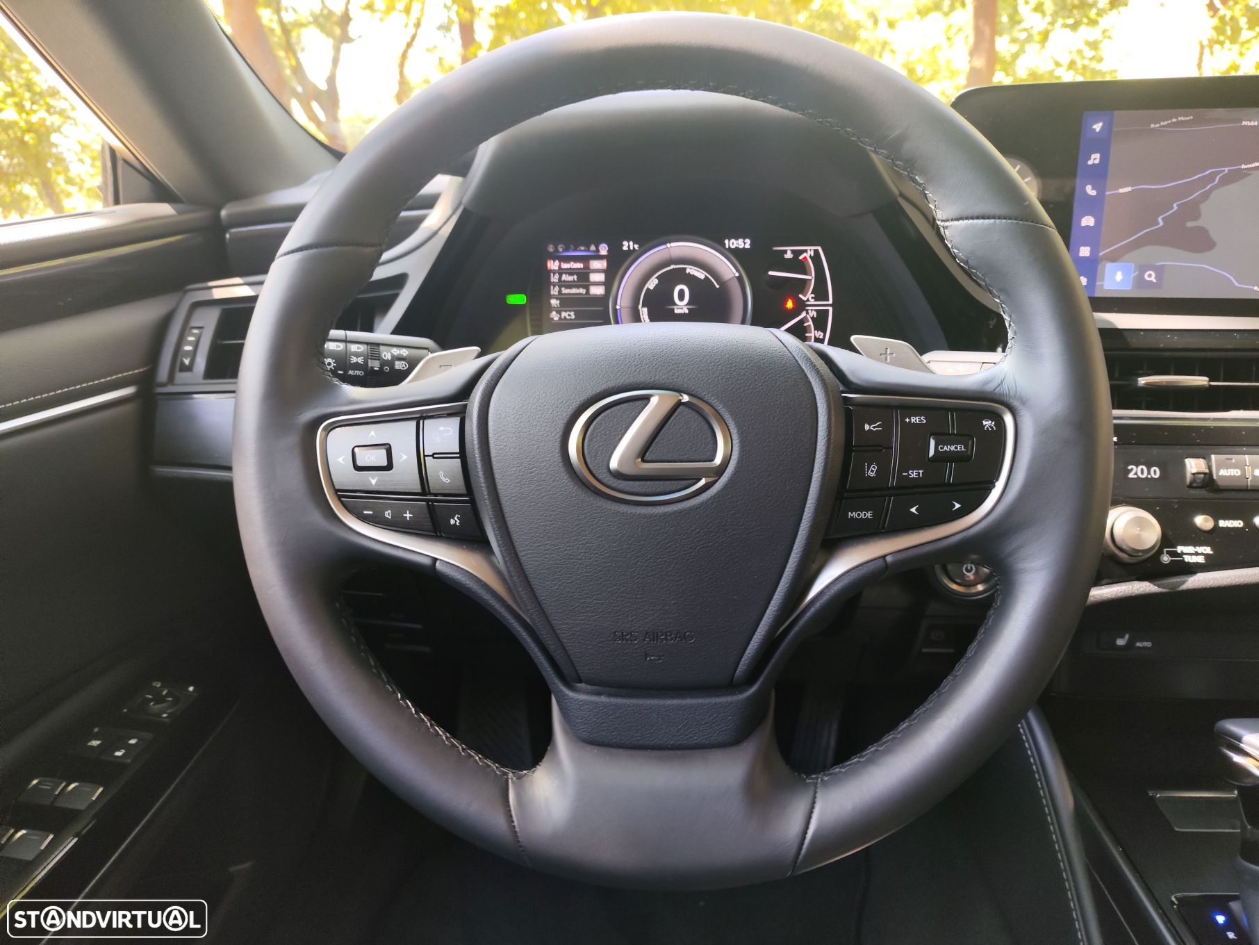 Lexus ES 300h Special Edition - 25