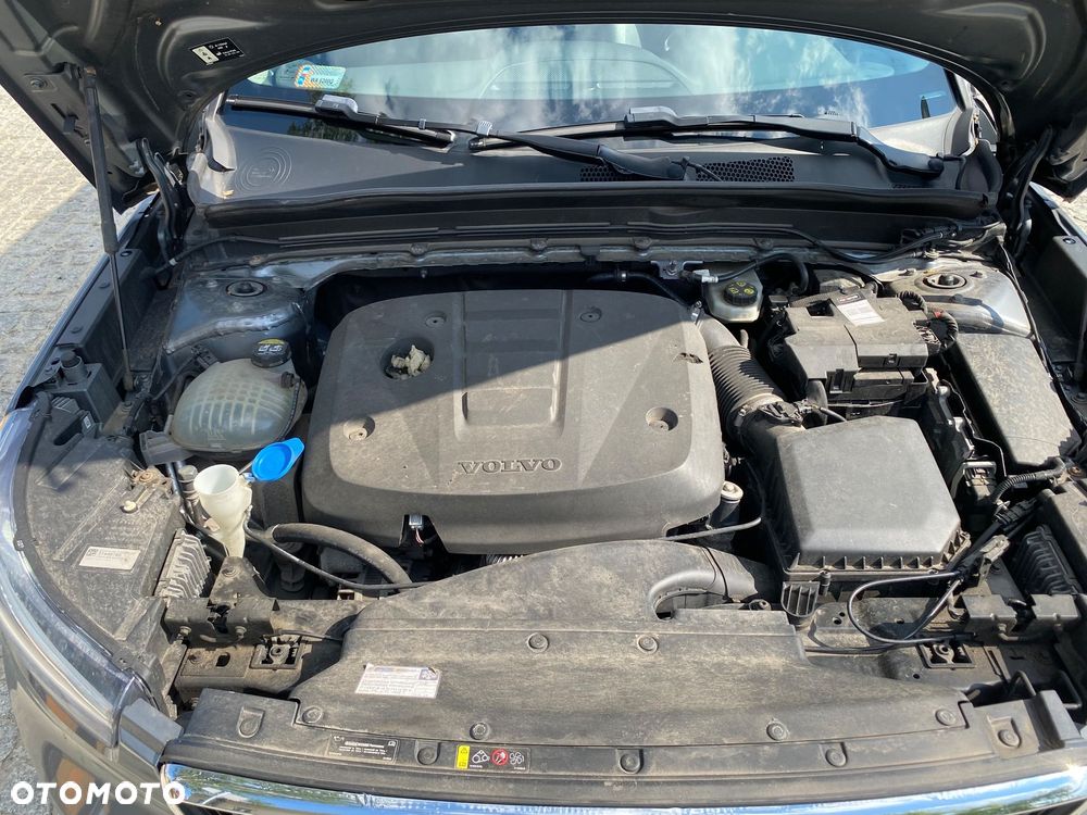 Volvo XC 40 D4 AWD Momentum Pro - 18