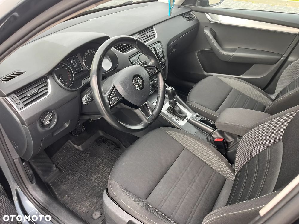 Skoda Octavia 2.0 TDI Ambition DSG - 3