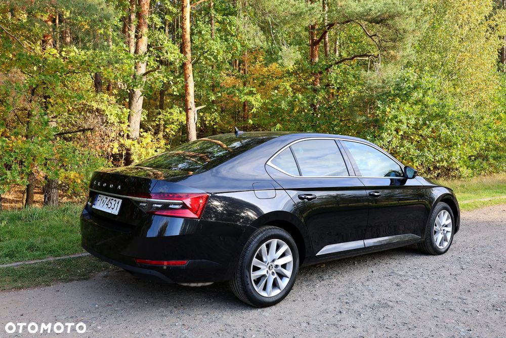 Skoda Superb 2023 photo 5