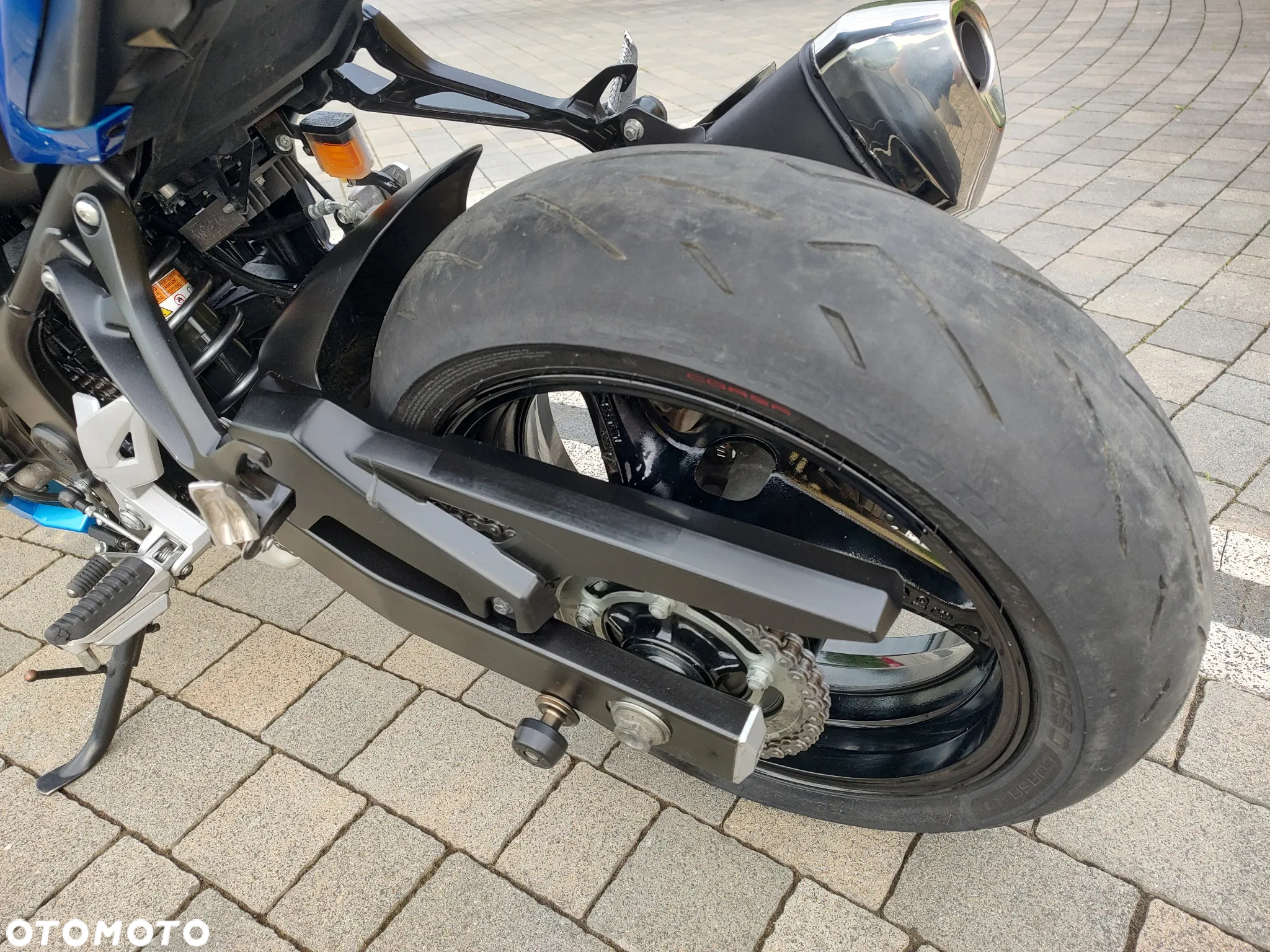 Suzuki GSR - 17