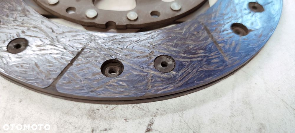 SPRZĘGŁO KOŁO DWUMAS AUDI A4 A5 1.8 0B1105266AA *4 - 6