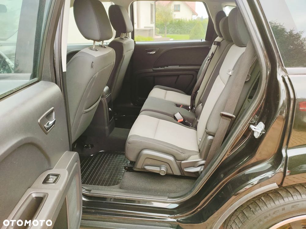 Dodge Journey 2.4 SXT - 16