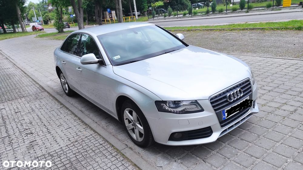 Audi A4 Limousine - 1