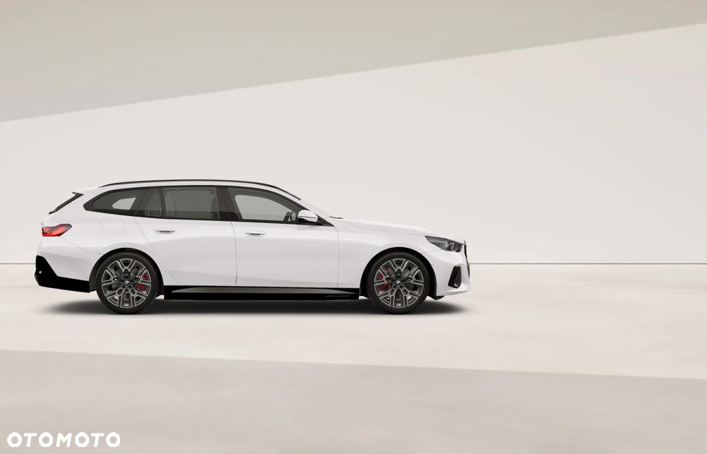 BMW Seria 5 550e xDrive PHEV M Sport - 4