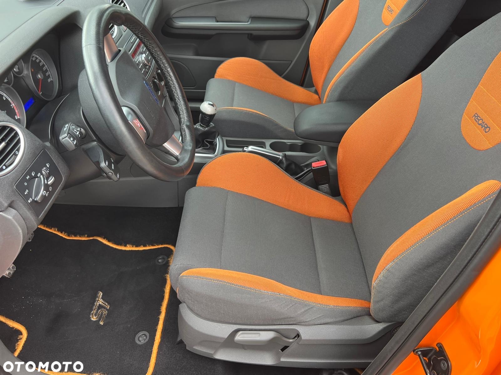 Ford Focus 2.5 ST - 8
