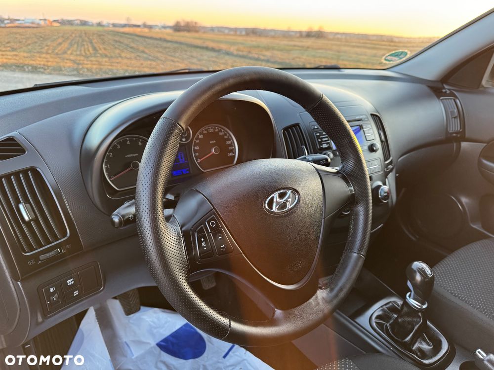 Hyundai i30 i30cw 1.4 blue Comfort - 18