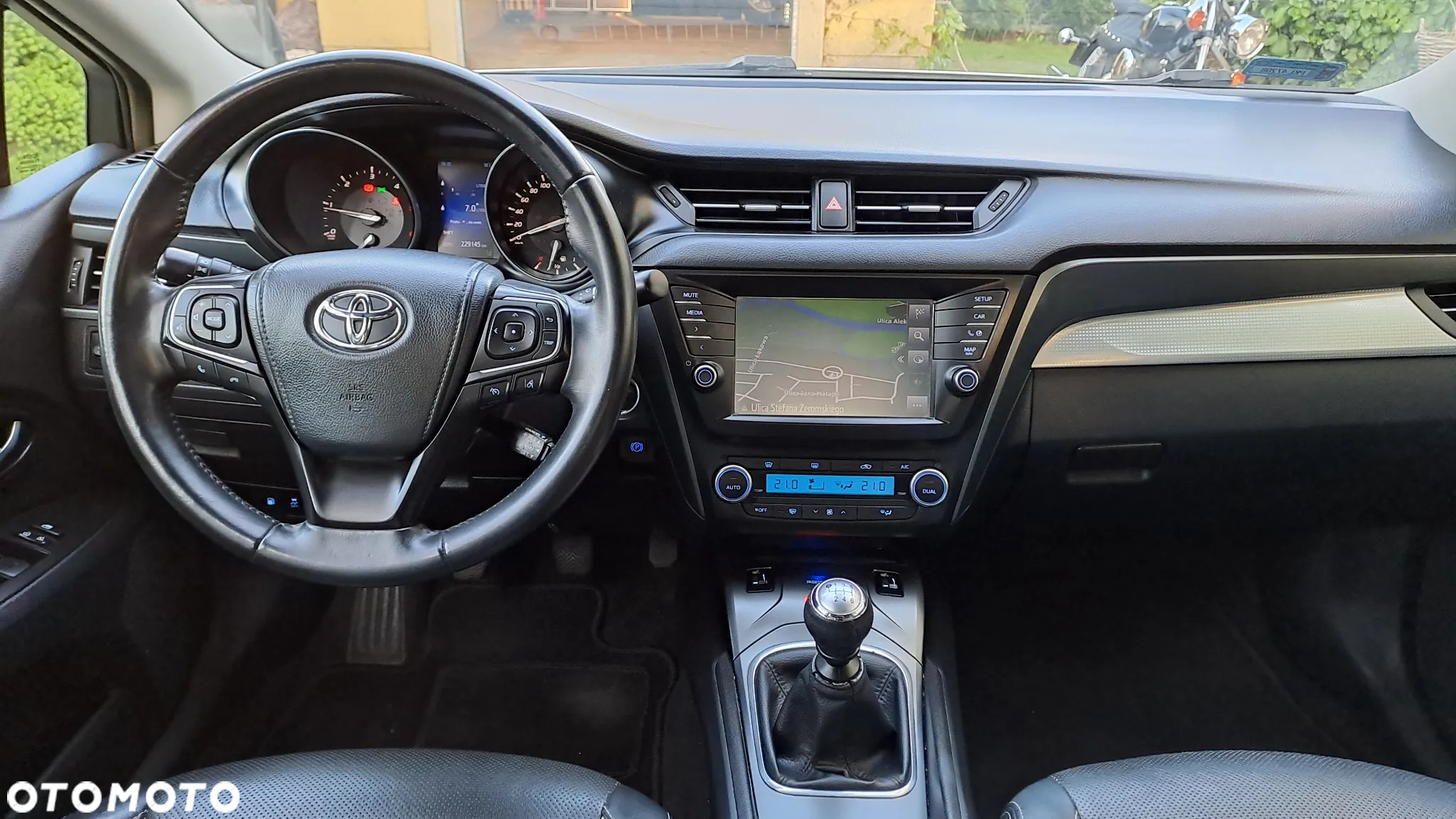 Toyota Avensis 2.0 D-4D Prestige - 11